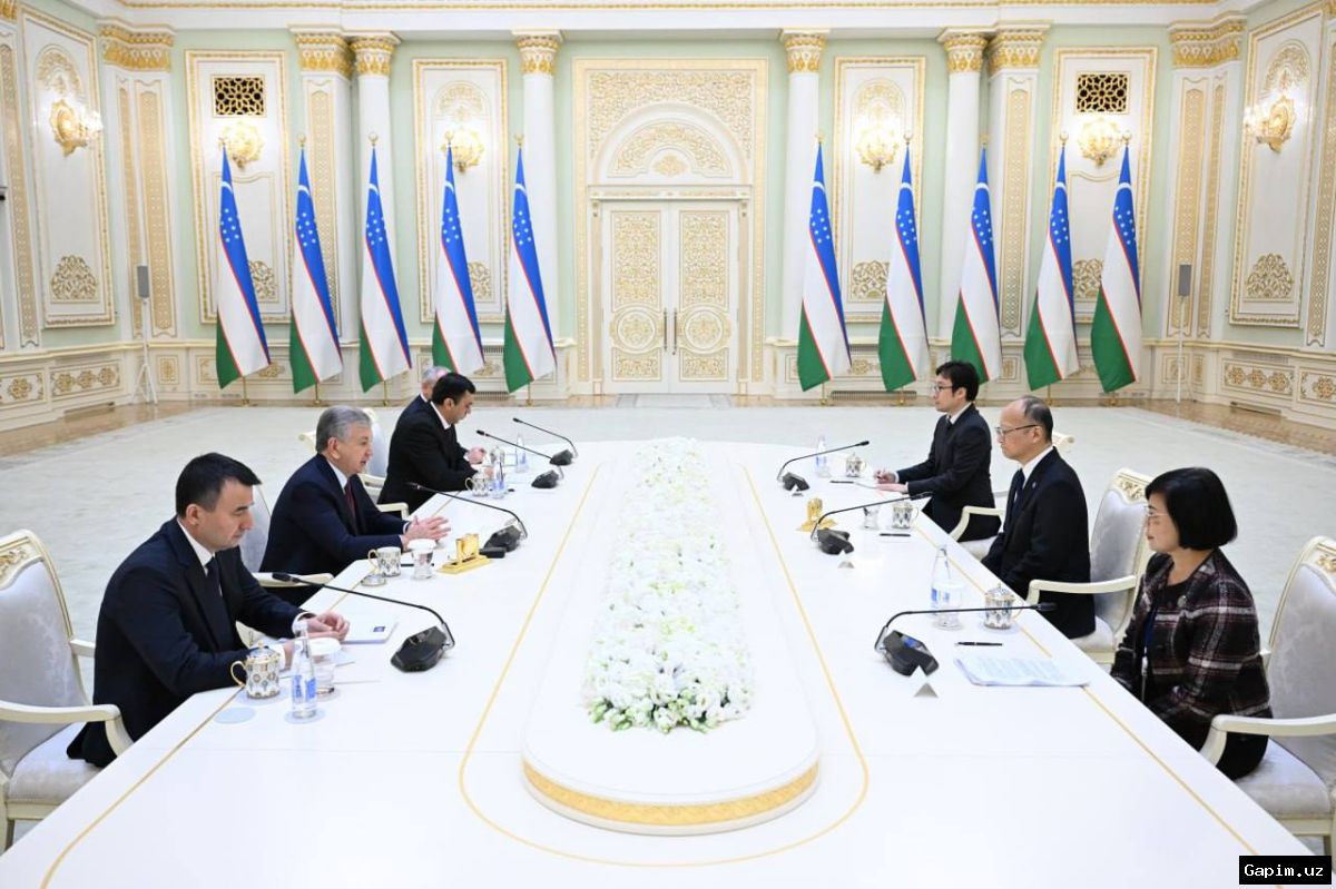 🤝💰 Shavkat Mirziyoyev meets with Asian Development Bank President