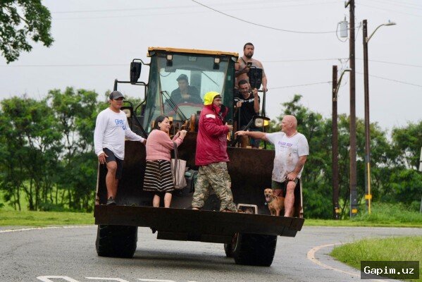 🌧️🚨 Hawaii's Worst Flooding in 20 Years Triggers Mass Evacuations on Oahu
