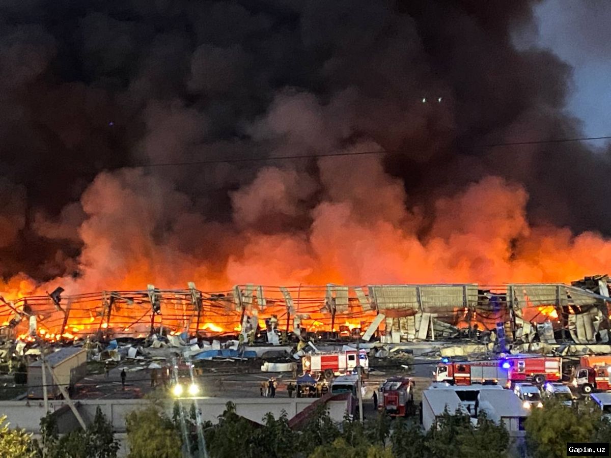 🔥🚒 Пожар на рынке «Бешкургон» в Ташкенте: Подразделения МЧС ликвидировали возгорание, министр лично прибыл на место