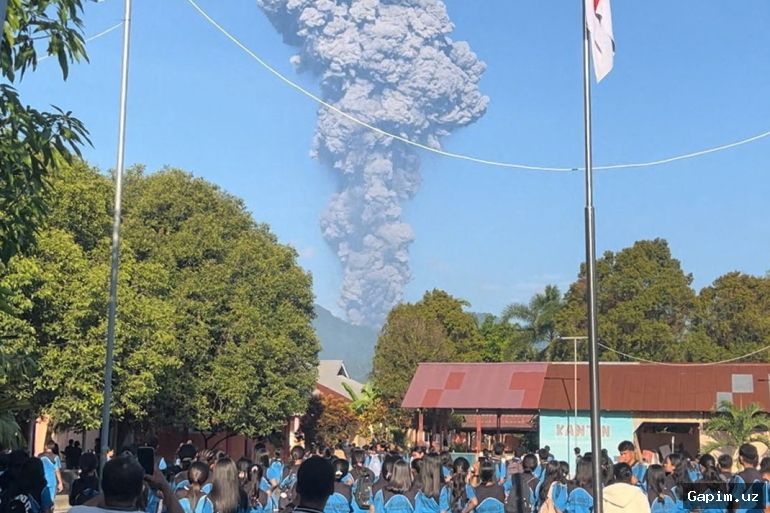 🌋💔 Indoneziyadagi Dukono vulqoni otilishi: 3 sayyoh halok bo‘ldi, 20 kishi evakuatsiya qilindi