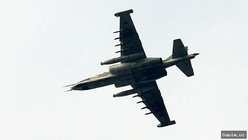 ✈️💥 Russian Su-25 Attack Aircraft Drops Training Munitions During Exercise in Kyrgyzstan