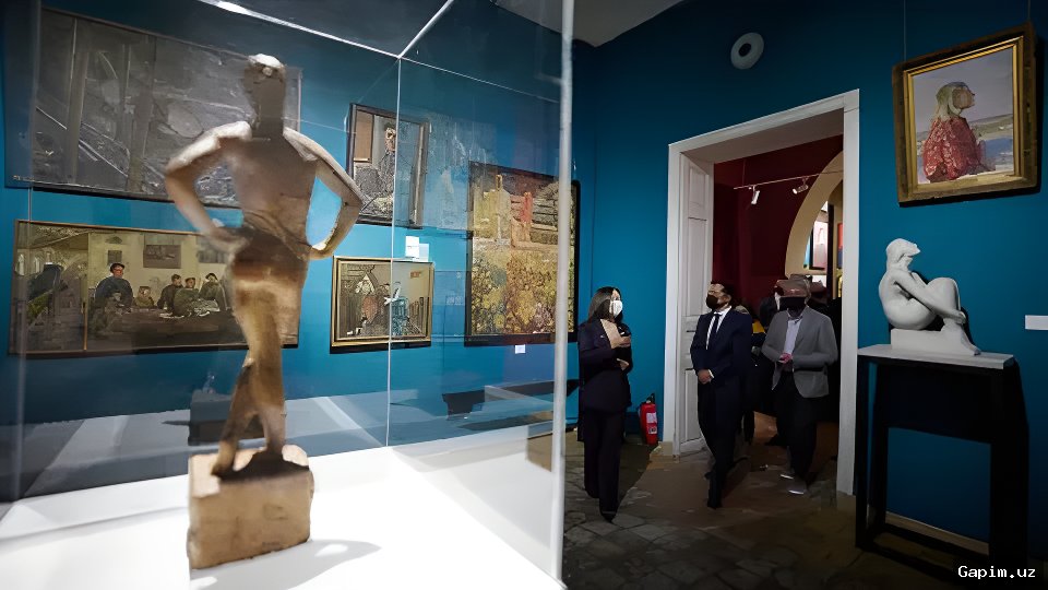 🏛️🎨 В Национальном художественном музее Украины хранятся уникальные артефакты эпохи Амира Темура