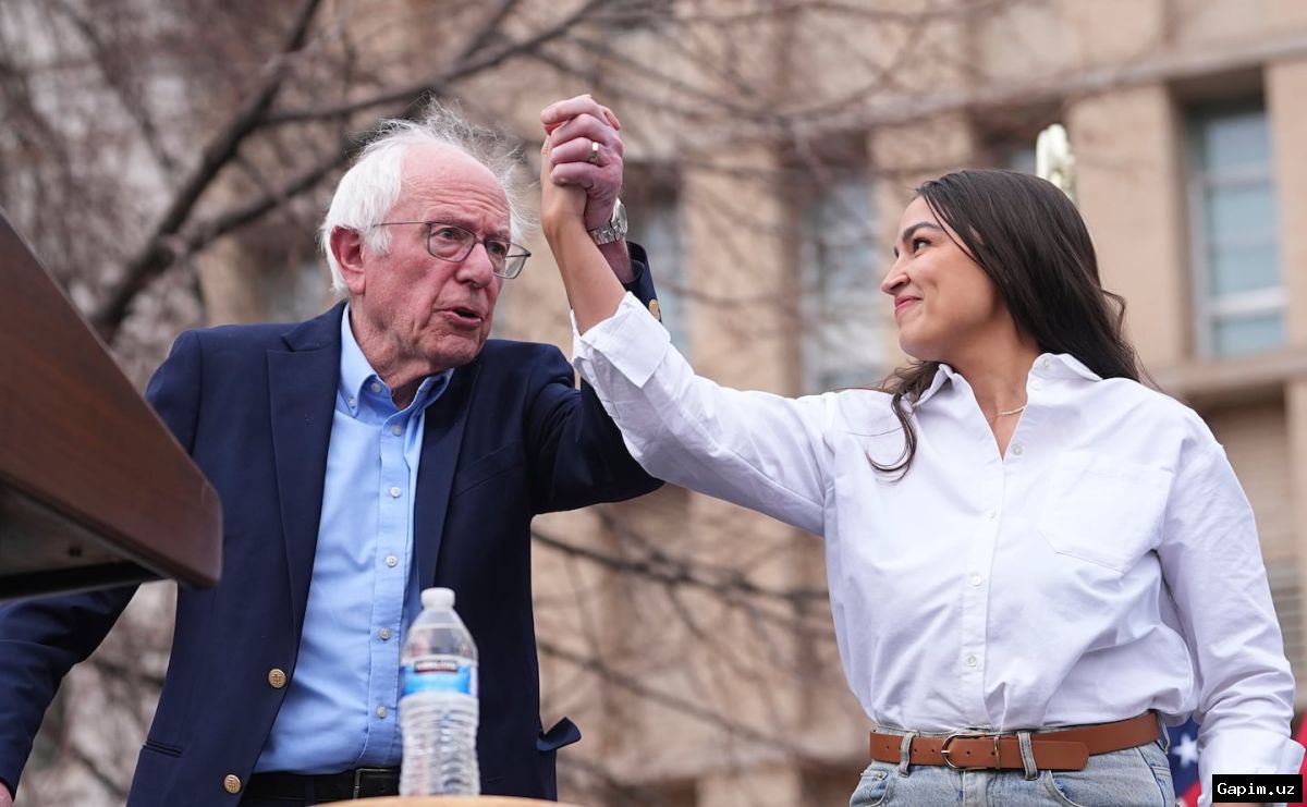 🤖⏸️ Two US Lawmakers Push for Moratorium on AI Data Centers Amid Growing Backlash