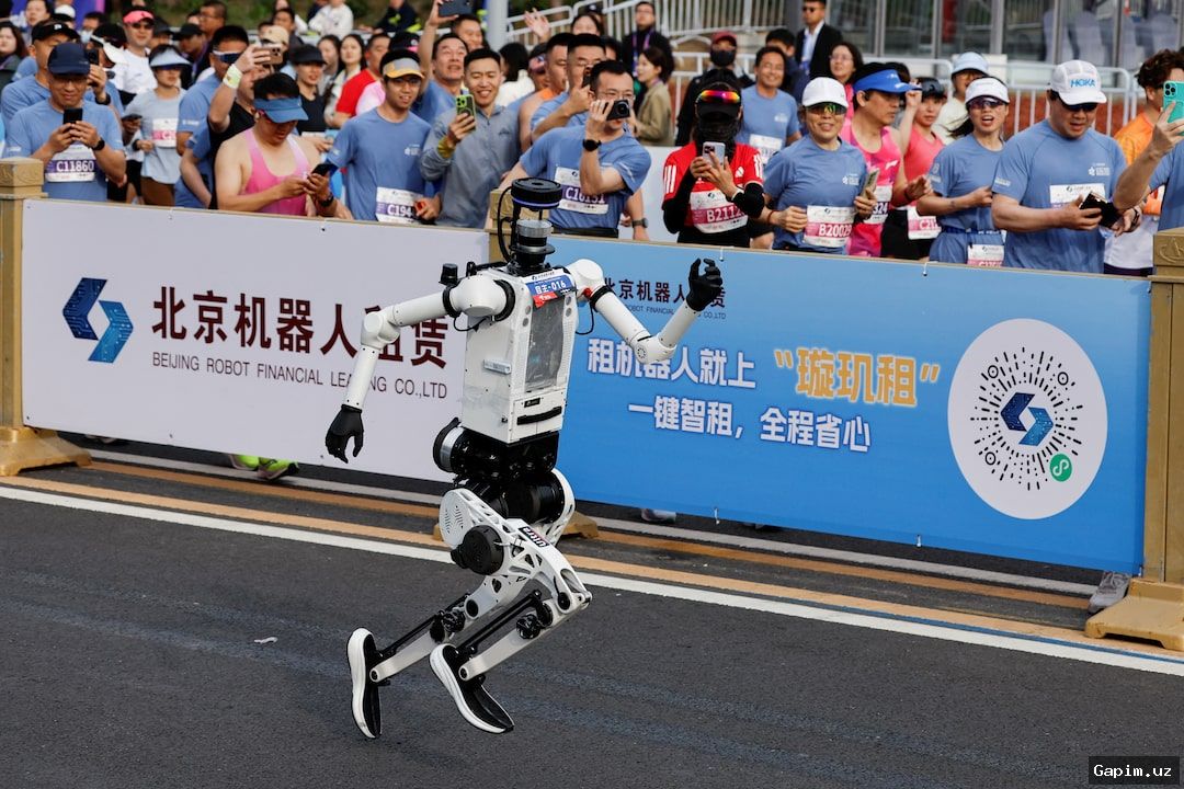 🤖🏃‍♂️ Humanoid Robot Shatters World Record at Beijing Half-Marathon, Outpacing Human Runners