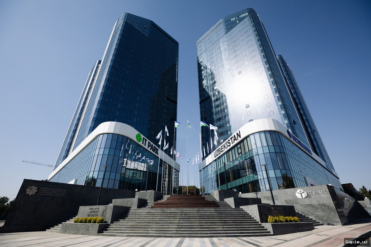 💻🌍 Prezident Mirziyoyevga Toshkentda Xalqaro Raqamli Texnologiyalar va Moliya Markazlari Loyihalari Taqdim Etildi