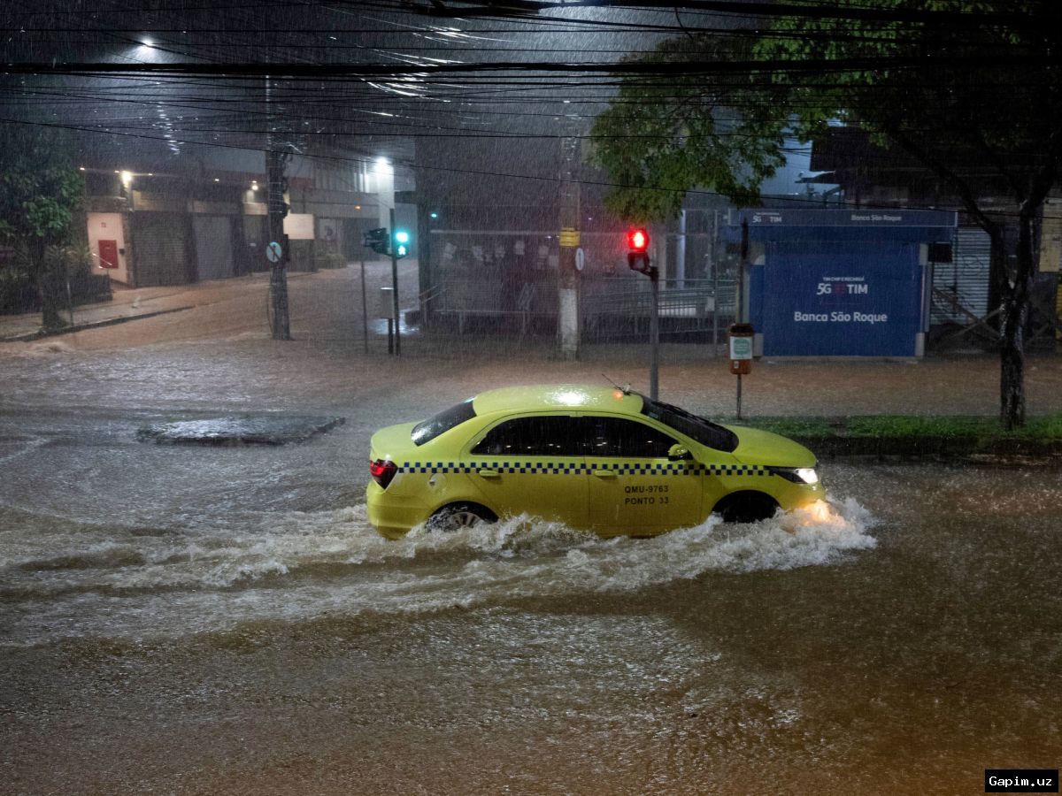 🌧️💧 В результате сильных дождей на северо-востоке Бразилии погибли не менее 6 человек