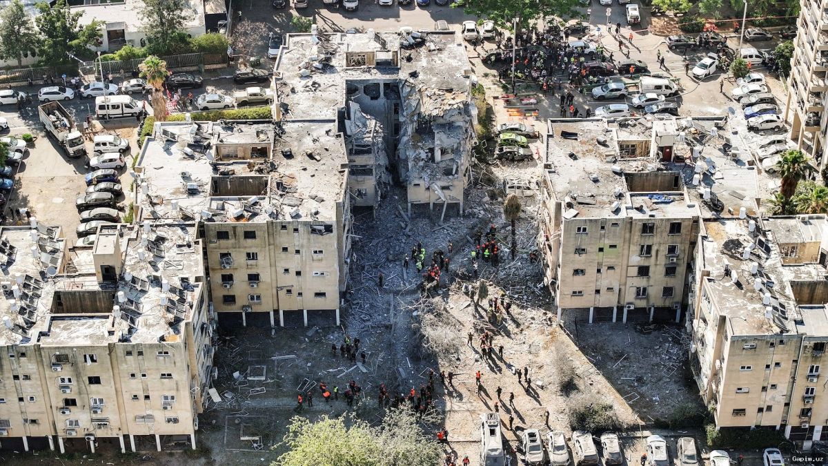 💥🚨 Иран нанес ракетный удар по Израилю, повреждения и ранения в Тель-Авиве