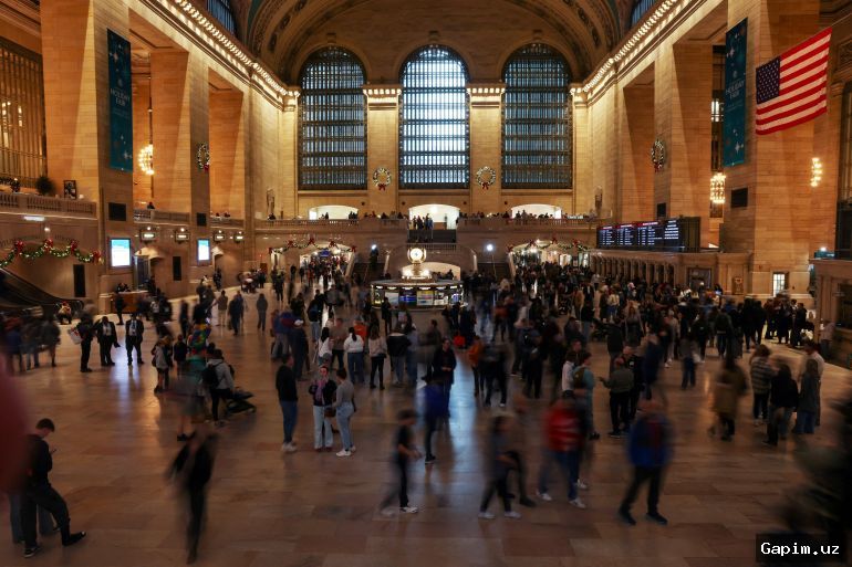 🔪🚨 Nyu-Yorkning Grand Central stansiyasida machete bilan hujum: 3 kishi yaralandi, hujumchi politsiya tomonidan otib o‘ldirildi