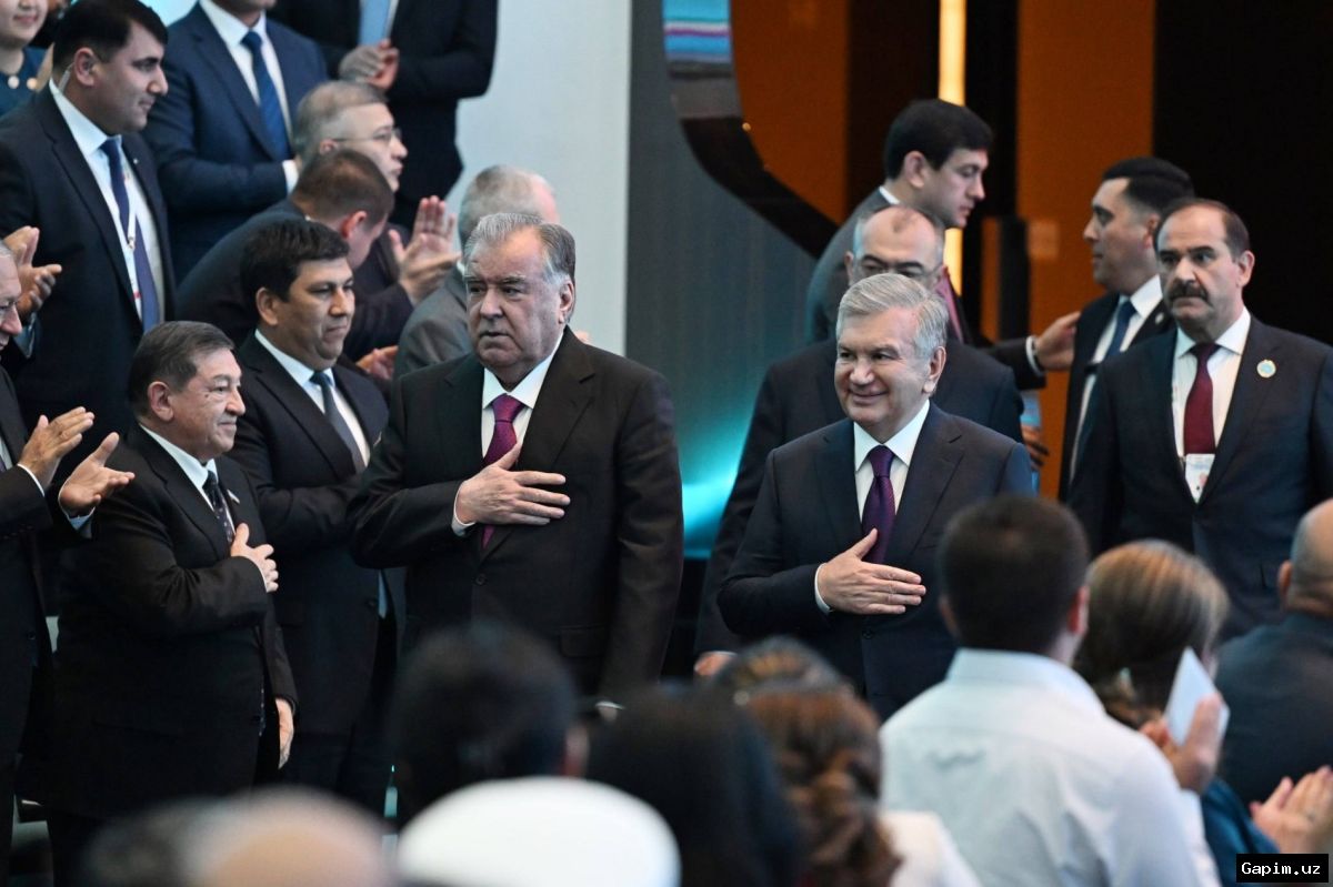 🤝🏭 Presidents of Uzbekistan and Tajikistan Visit Modern Textile Factory in Bukhara Region