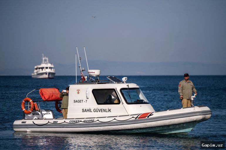 🛥️💨 Migrant Boat Sinks Off Turkish Coast: 18 Dead, Rescue Efforts Ongoing
