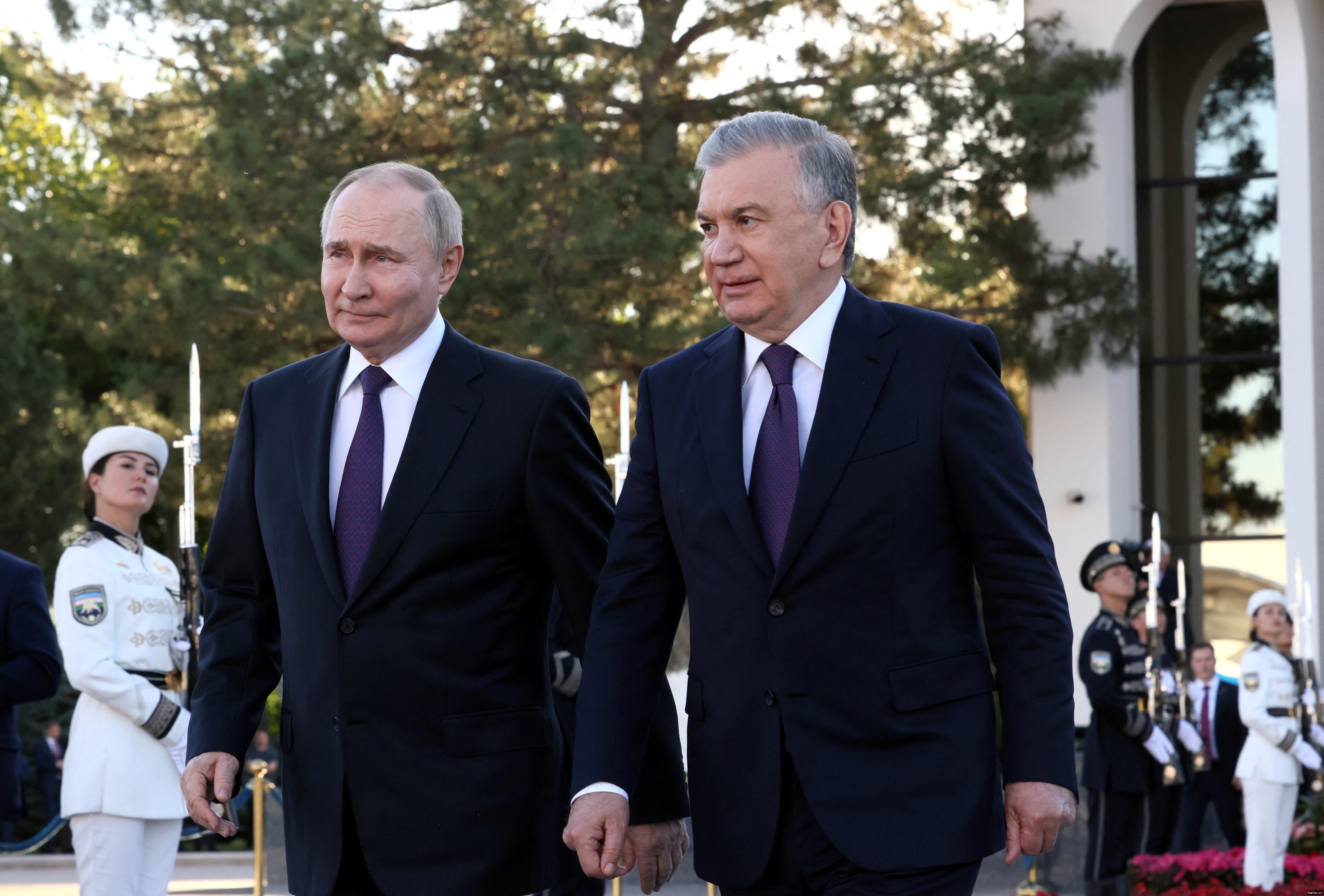 🤝📞 Президент Узбекистана обсудил ситуацию на Ближнем Востоке в телефонном разговоре с наследным принцем Кувейта