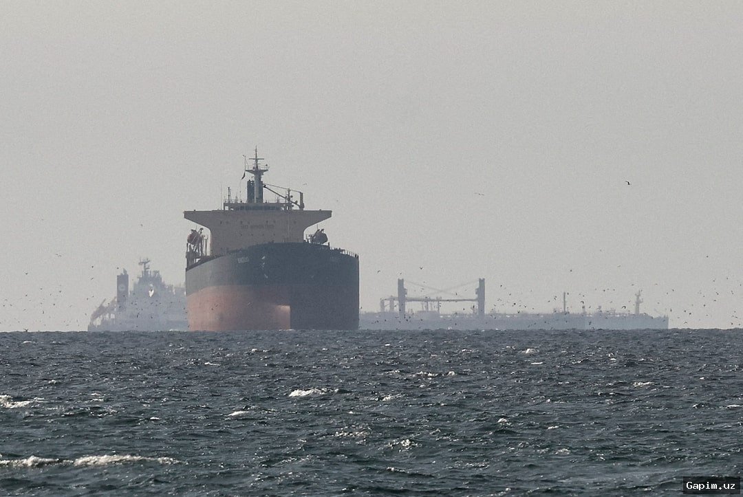 🛢️🚢 Iran's Effective Closure of Strait of Hormuz Pushes Oil Prices to Highest Since 2022