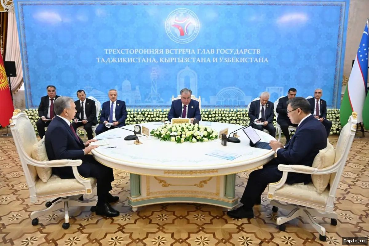 🤝📈 Uzbekistan and Tajikistan Sign Strategic Documents at Intergovernmental Council