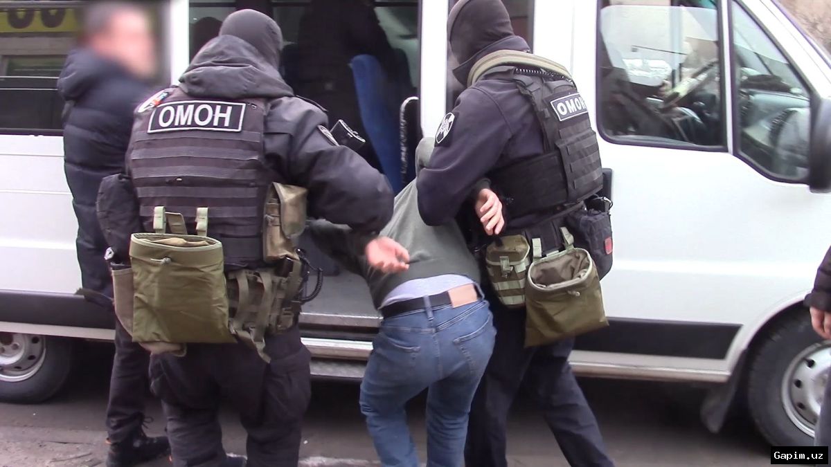 ⚖️😔 Опубликовано видео с извинениями гражданина, ударившего полицейского, что привело к увольнению его брата-подполковника