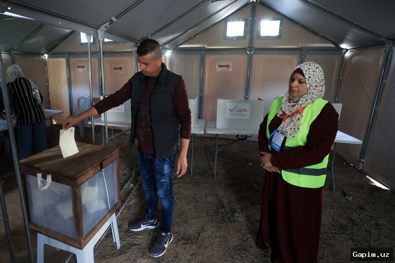 🏛️🗳️ Palestinians vote in municipal elections in Gaza, West Bank amid war