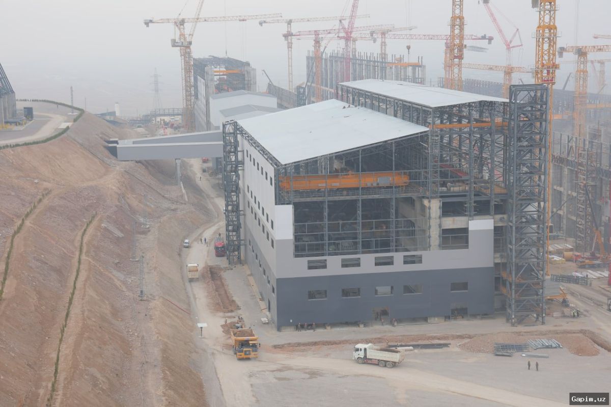 🏭💰 Prezident Shavkat Mirziyoyev Olmaliq KMKda yangi fabrika qurilishini baholadi va patent faoliyatini rivojlantirish bo‘yicha vazifalar qo‘ydi