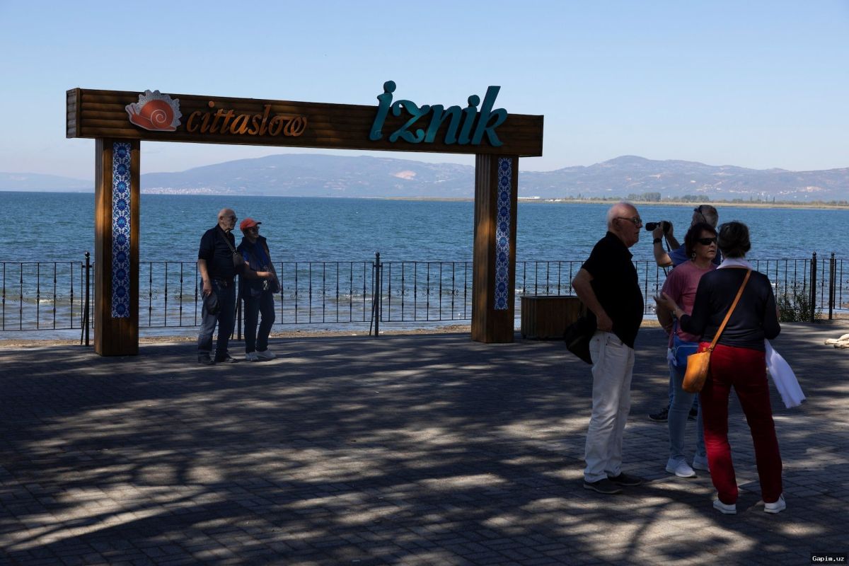 🛫📉 Turkish Tourism Hit by Iran War: Cancellations Surge and Economic Impact Looms