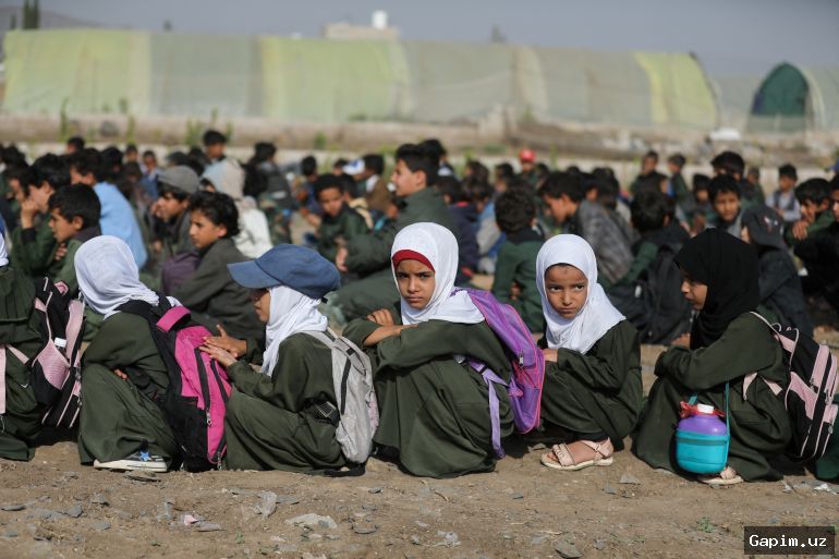 💔📚 Teacher in Mukalla: ‘I work three jobs a day but cannot feed my family’