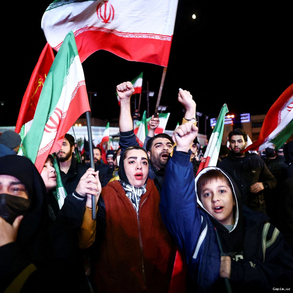 ⚖️🕊️ Trump Sends JD Vance to Islamabad for Talks with Iran Amid Regional Turmoil