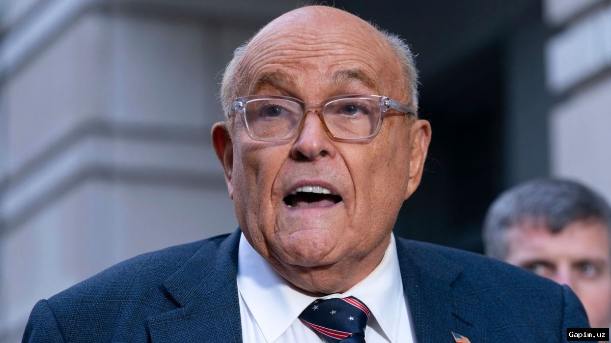 🏛️💊 Rudy Giuliani recovering from pneumonia, breathing on his own