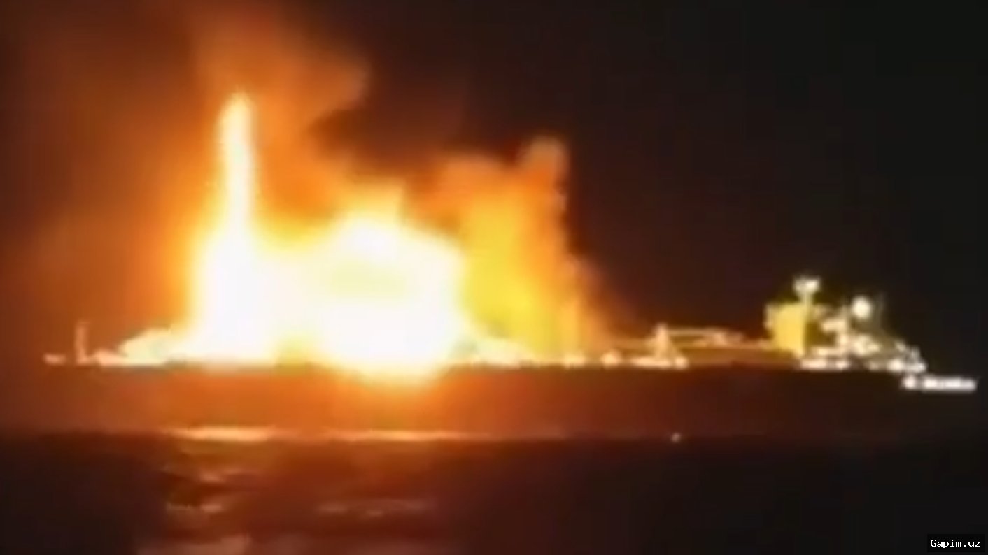 🚢💥 Russian LNG Tanker Sinks in Mediterranean, Moscow Accuses Ukraine of Attack