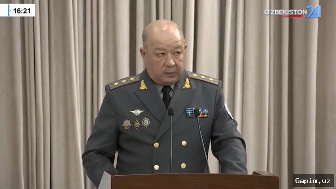 🤖🛡️ Во время визита президента Казахстана в Бухару: Сотрудник охраны замечен с антидроновым ружьем