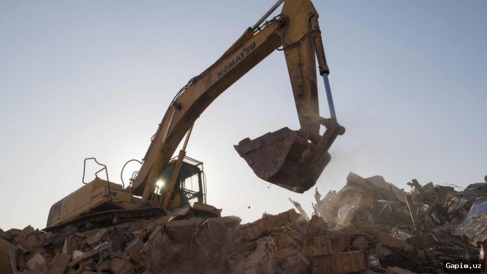 🏗️🗑️ Demolition of Illegal Trading Structures and Advertisements Continues in Tashkent
