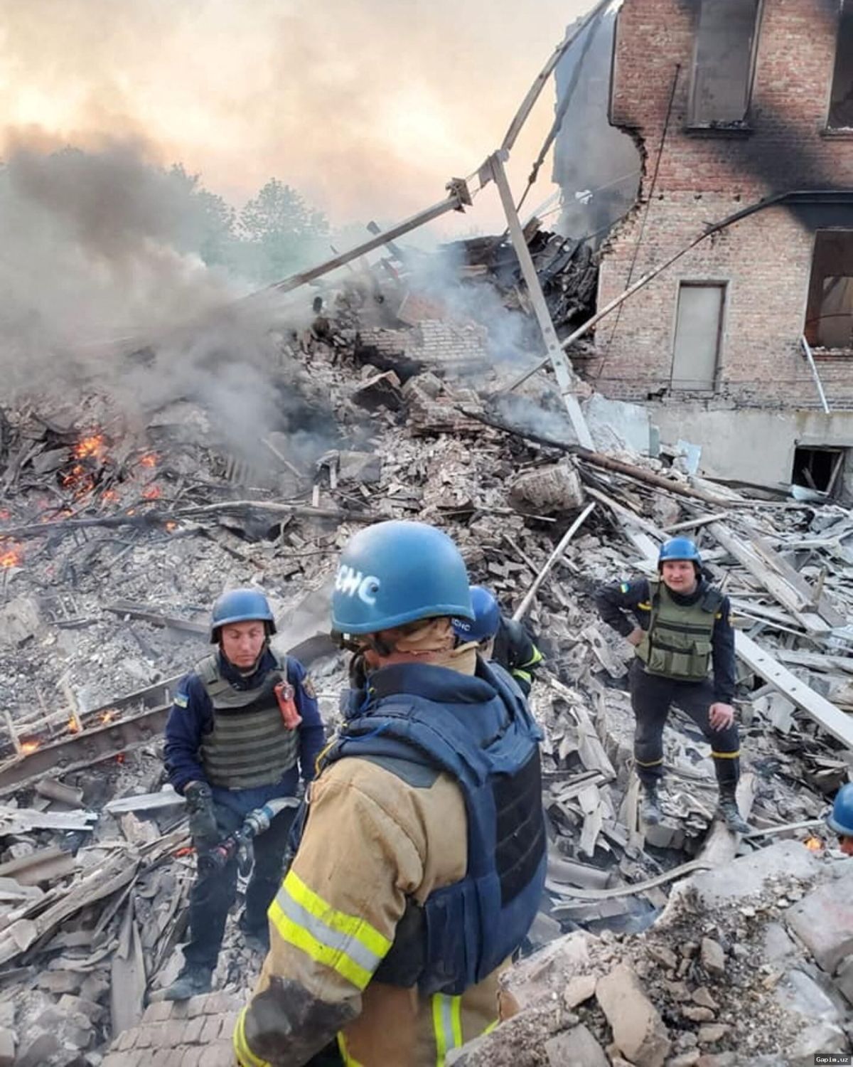 🔪😢 Five Teenagers Detained in Bekobod Over Fatal Stabbing of 11th-Grade Student