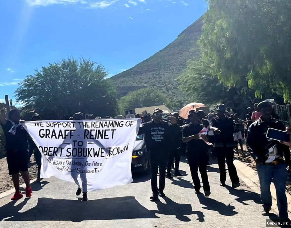 🏛️⚖️ South African Town Divided Over Renaming from Graaff-Reinet to Robert Sobukwe