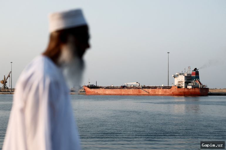 ⚔️🛢️ Trump Vows to Bring Iran ‘Back to Stone Age’ as Hormuz Strait Blockade Roils Global Economy