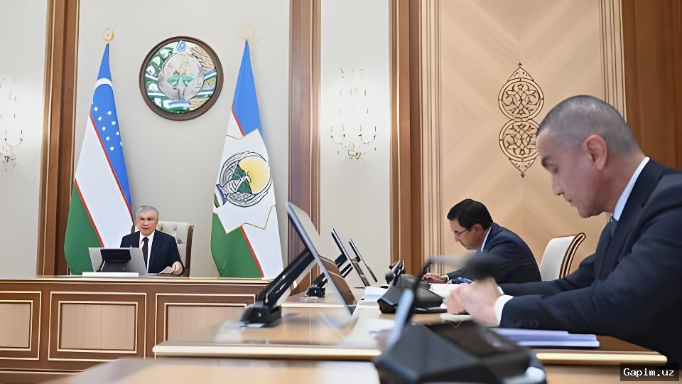 🏠👷‍♂️ Shavkat Mirziyoyev MCH xodimlarini tabrikladi: 9 yilda 3,7 trillion so‘m sarflandi