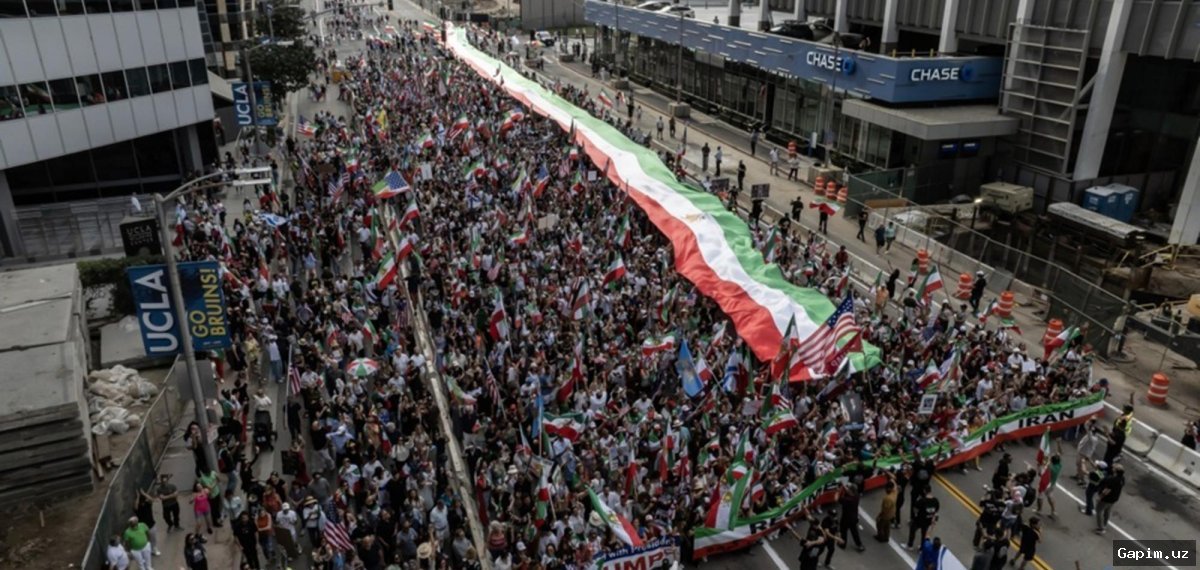 🚢💥 Iran's Threat to Block Strait of Hormuz Poses Major Risk to Its Own Economy