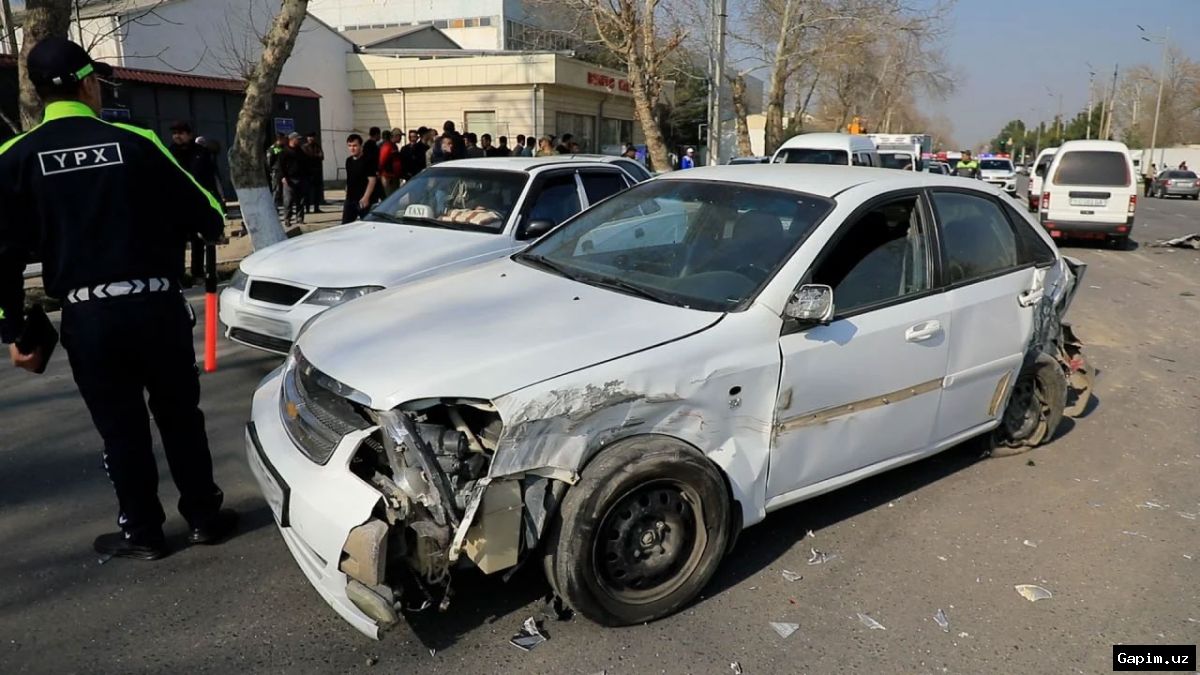 🚗💔 Nurotada 14 nafar bolali Matiz ag‘darildi: haydovchi vafot etdi