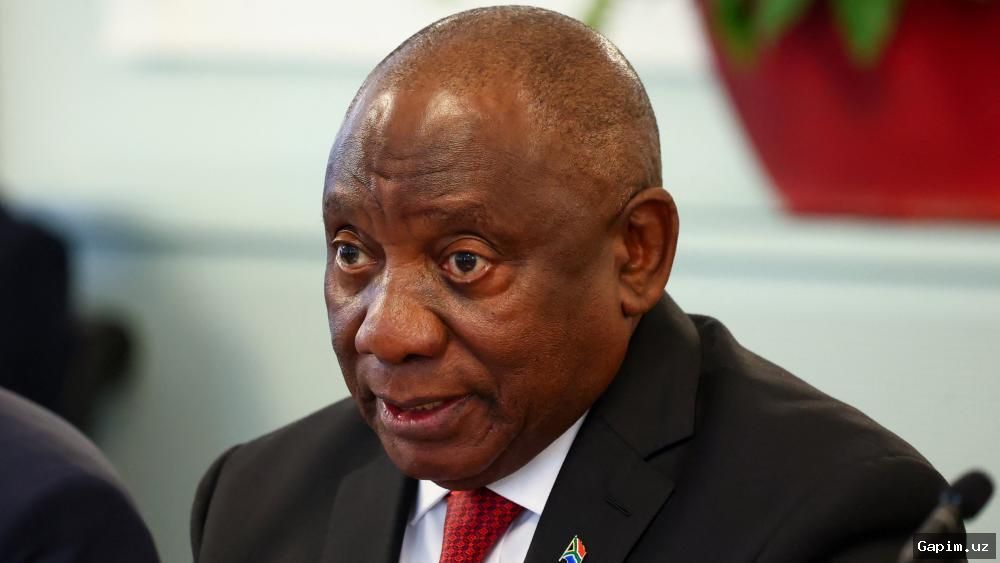 ⚖️🏛️ Janubiy Afrika rahbari Ramafosaga iste'foga chiqish chaqirig'i: Konstitutsiyaviy sud parlamentni aybladi