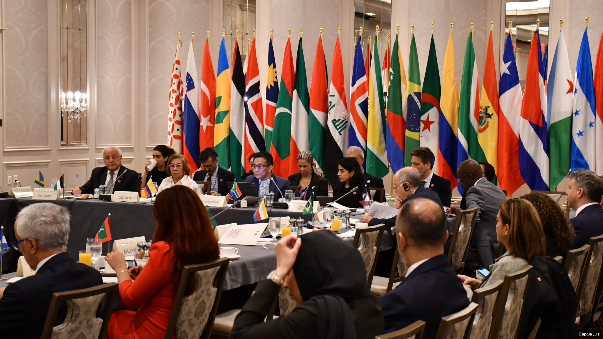 ⚖️🌍 Isroil Tashqi Ishlar Vazirligi Xaga guruhini harbiy nishonga qiyoslab, xalqaro huquqni qo‘llash bo‘yicha muzokaralarni masxara qildi