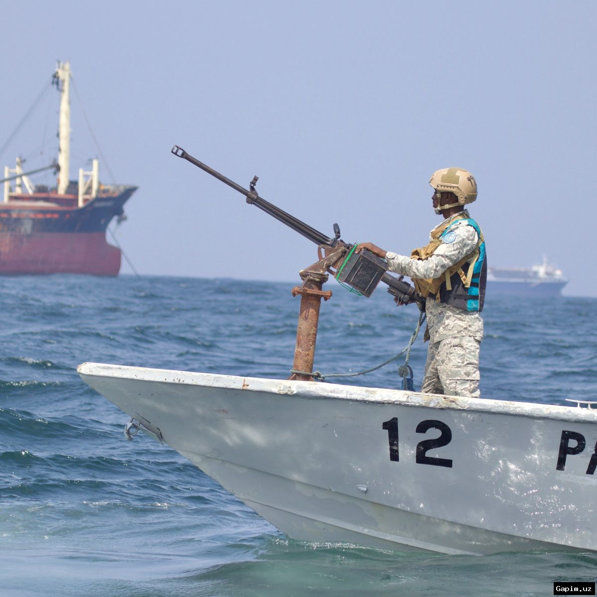 🏴‍☠️🌊 Somali qaroqchilari tomonidan o'g'irlangan dhow kemasi tashlab ketildi