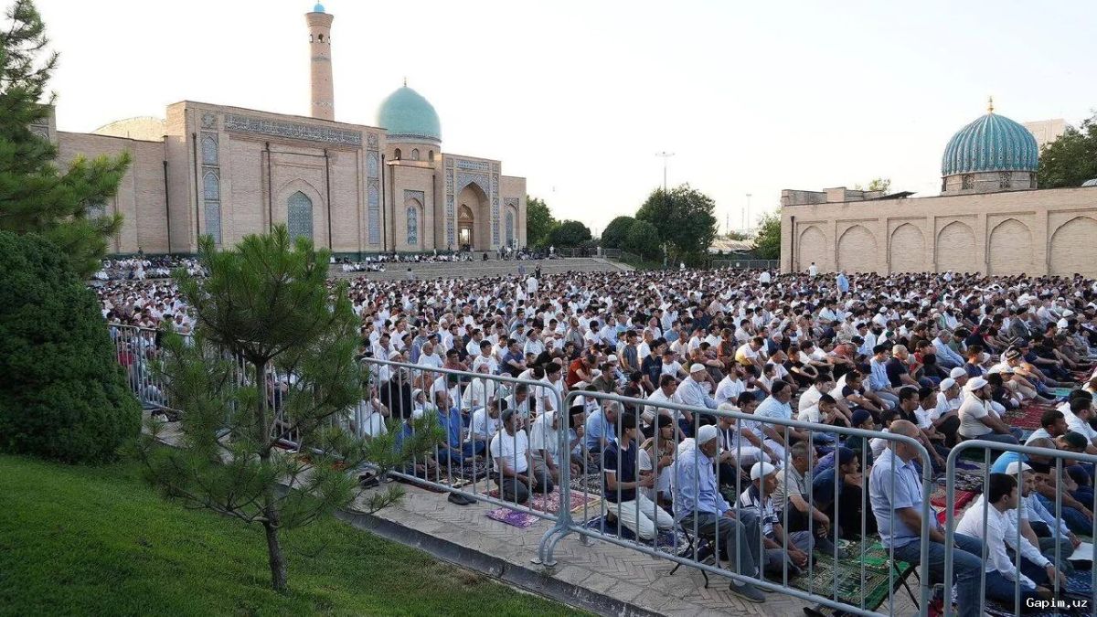 🕌🌅 Рамаданский праздник в Андижане: Молитва, традиции и особый ритм городской жизни