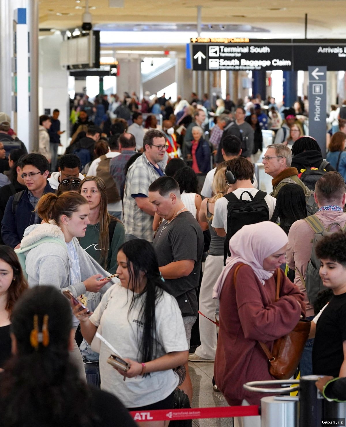 🛂✈️ ICE Agents to Be Deployed to US Airports Amid Budget Shutdown and Security Delays