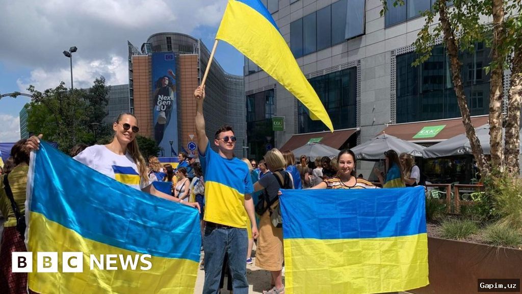 🌍📉 Политика ЕС и США в отношении Украины: Критический анализ