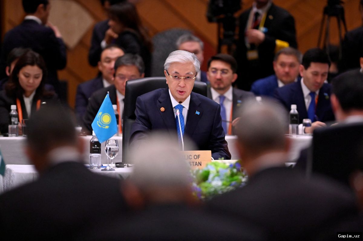 📜🤝 O‘zbekiston va Qozog‘iston prezidentlari tarixiy arxiv materiallarini almashdi