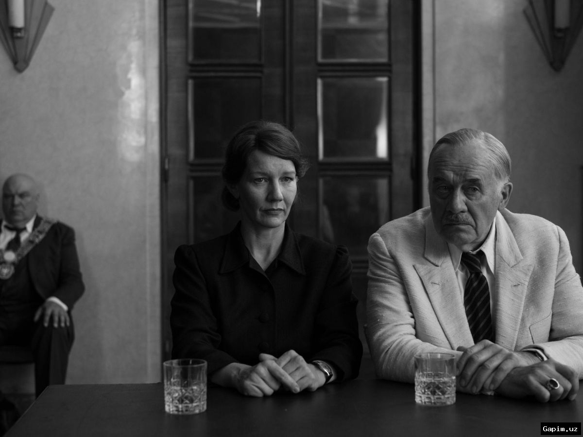 🎬🇵🇱 Kann kinofestivalida Pavlo Pavlikovskiyning "Vatan" filmi premyerasi: Sovuq urush davridagi Mannlar oilasi hikoyasi