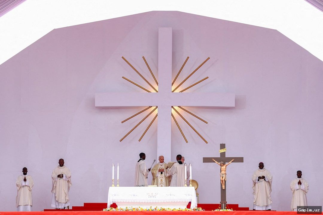 ✝️🇦🇴 Pope Leo XIV in Angola: Urges Nation to Overcome 'Divisions' and 'Corruption', Criticizes US Policy