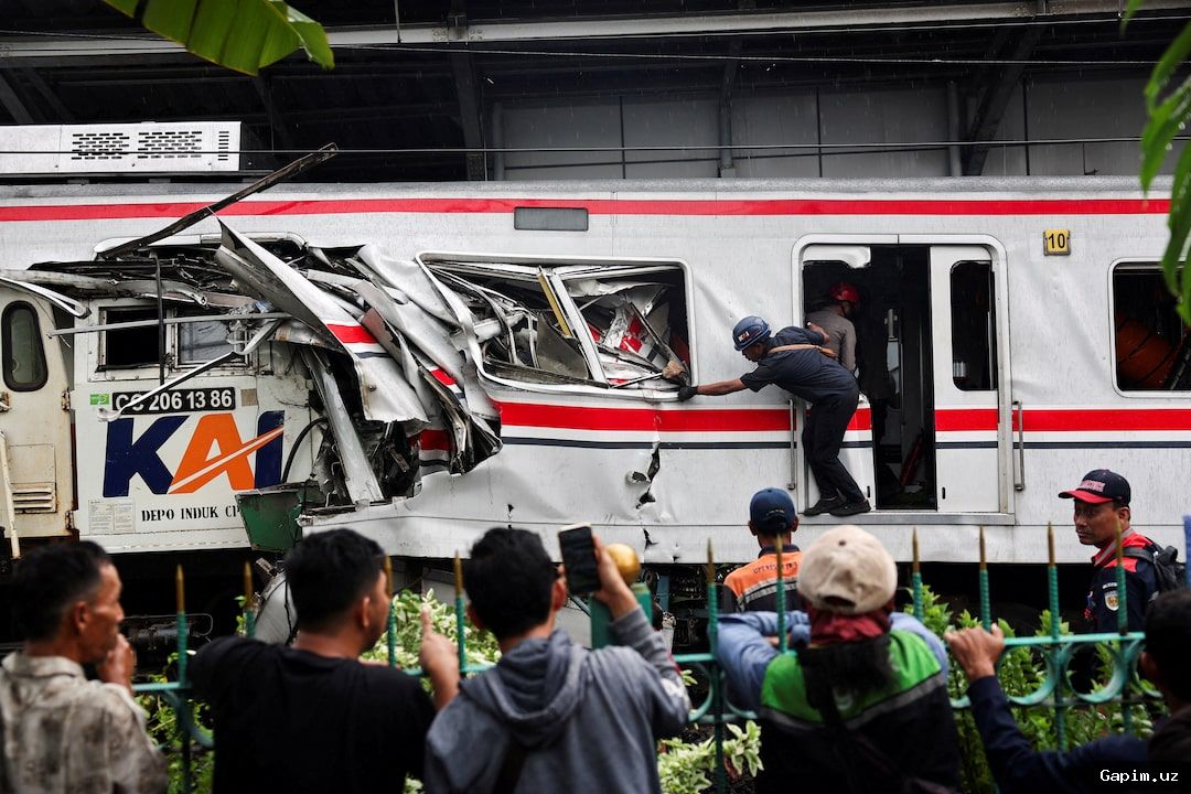 🚂💥 Indonesia train crash kills at least 14 near Jakarta
