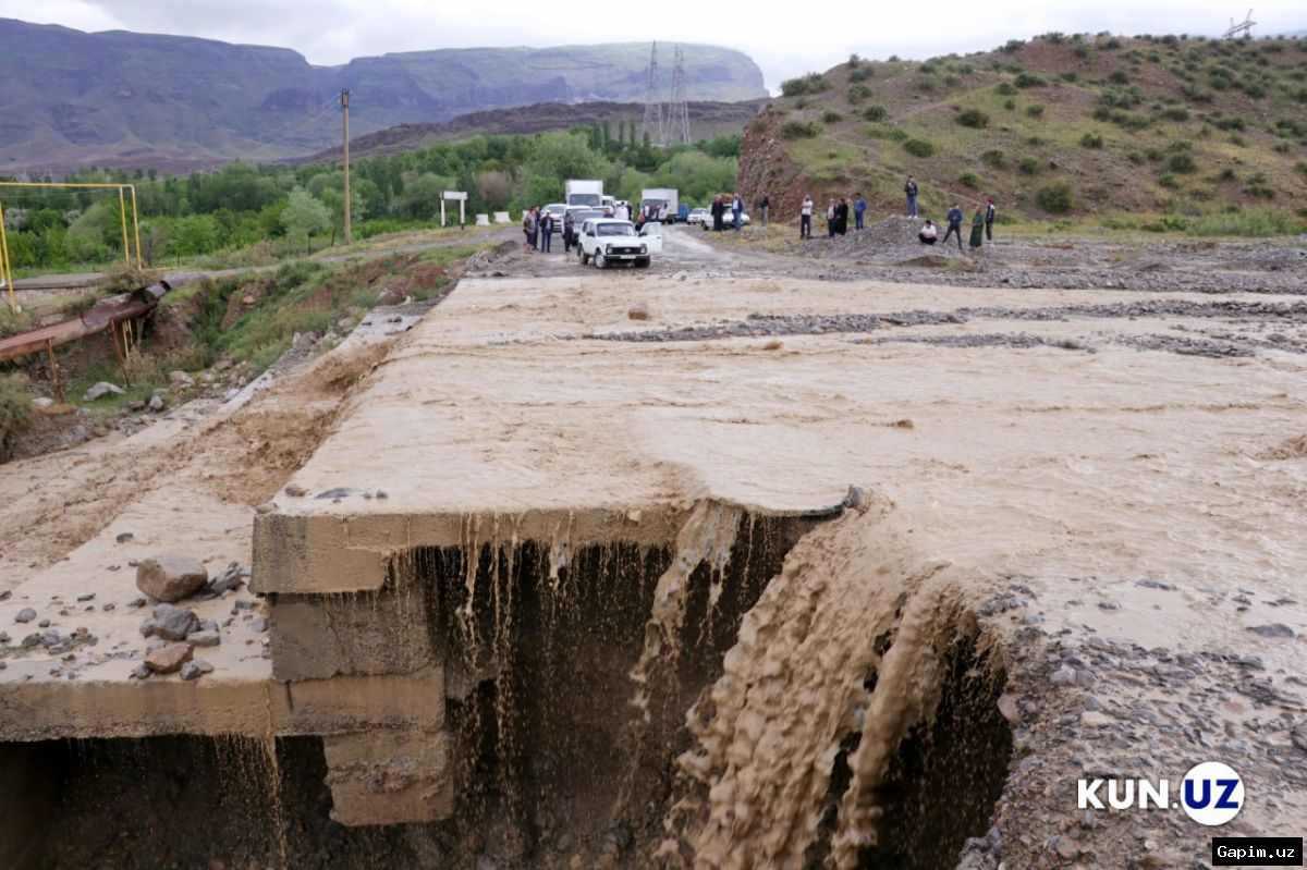 🌊🏠 Heavy rains cause flooding in Fergana: over 90 homes damaged