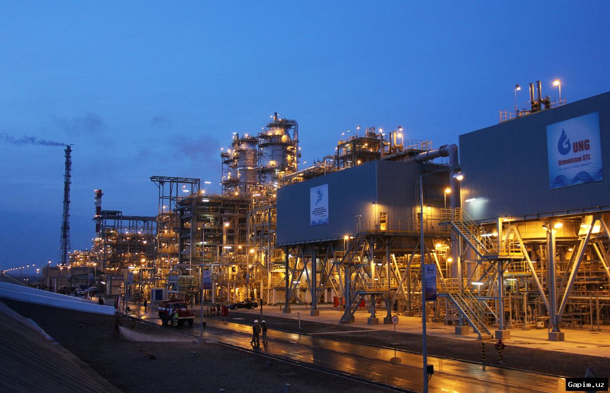 🛢️📈 Шавкату Мирзиёеву представили отчёт о мерах по обеспечению стабильности и эффективности в нефтегазовой отрасли