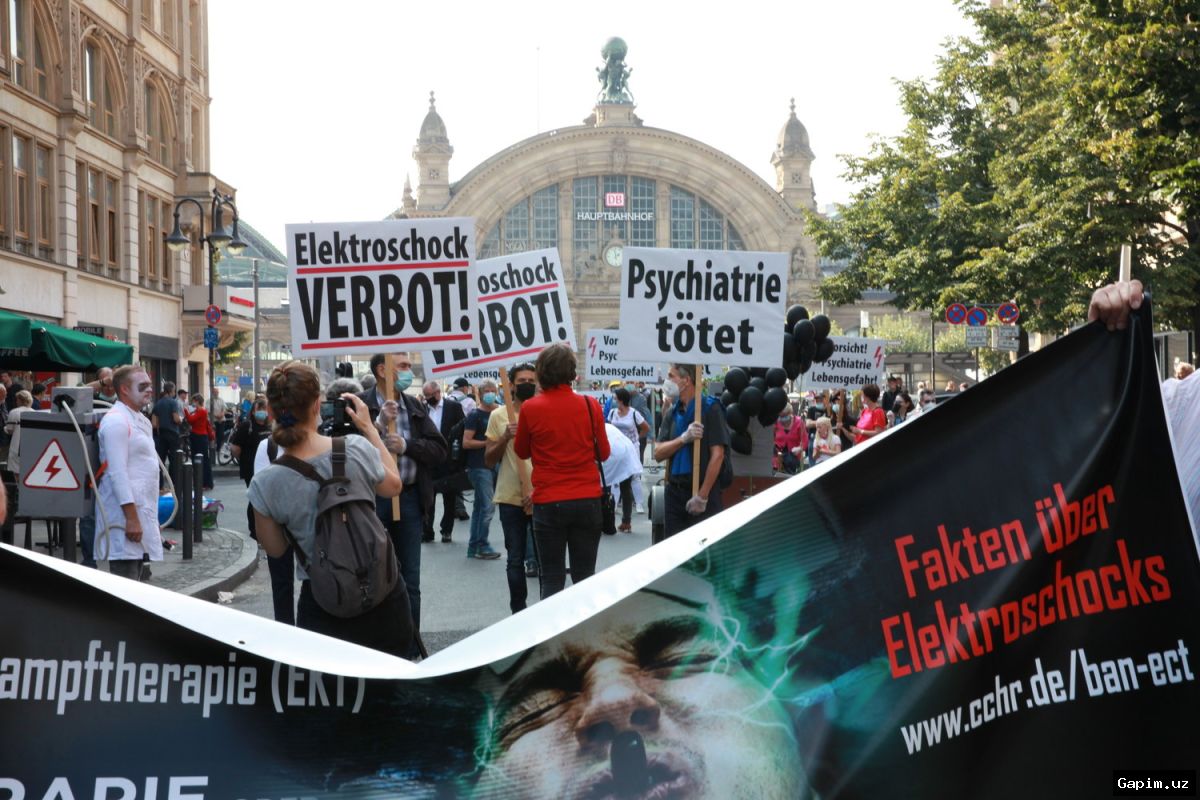 😔🏥 Germany's Psychotherapy Waiting Lists Bursting, Patients Wait Over a Year Amid Fee Cut Row