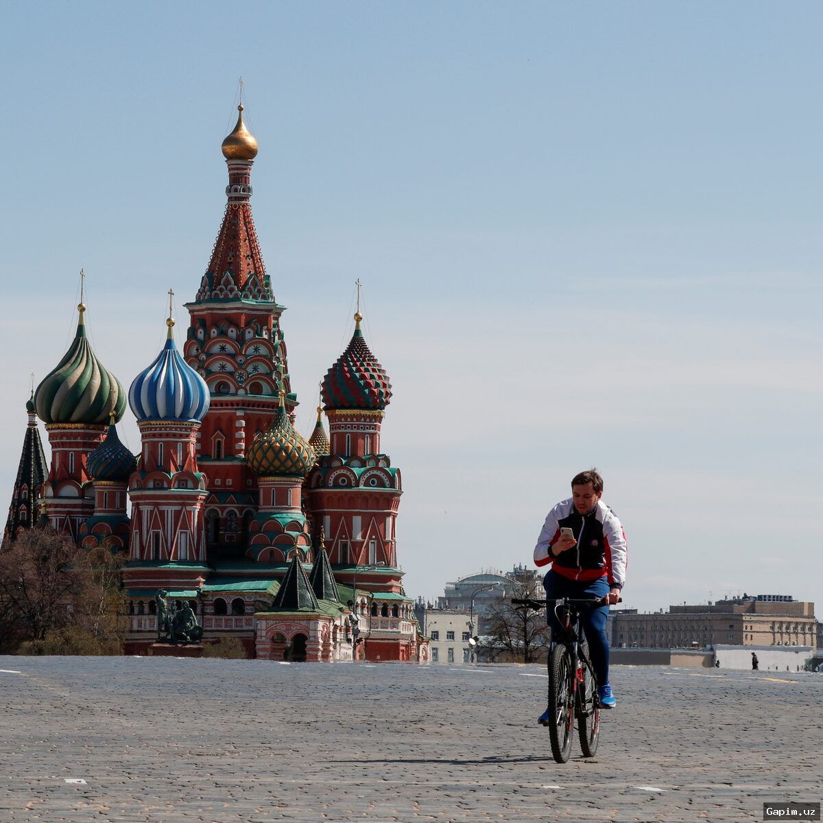 🚲🚫 15,000 Electric Bicycle Couriers Suspended in Moscow Over Standards Violations