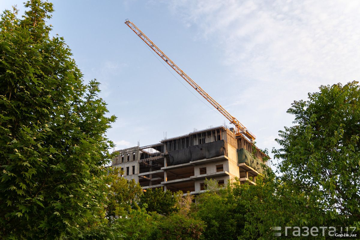 🏗️⚠️ Toshkentda aholi uy tomida noqonuniy qurilmalar o‘rnatdi