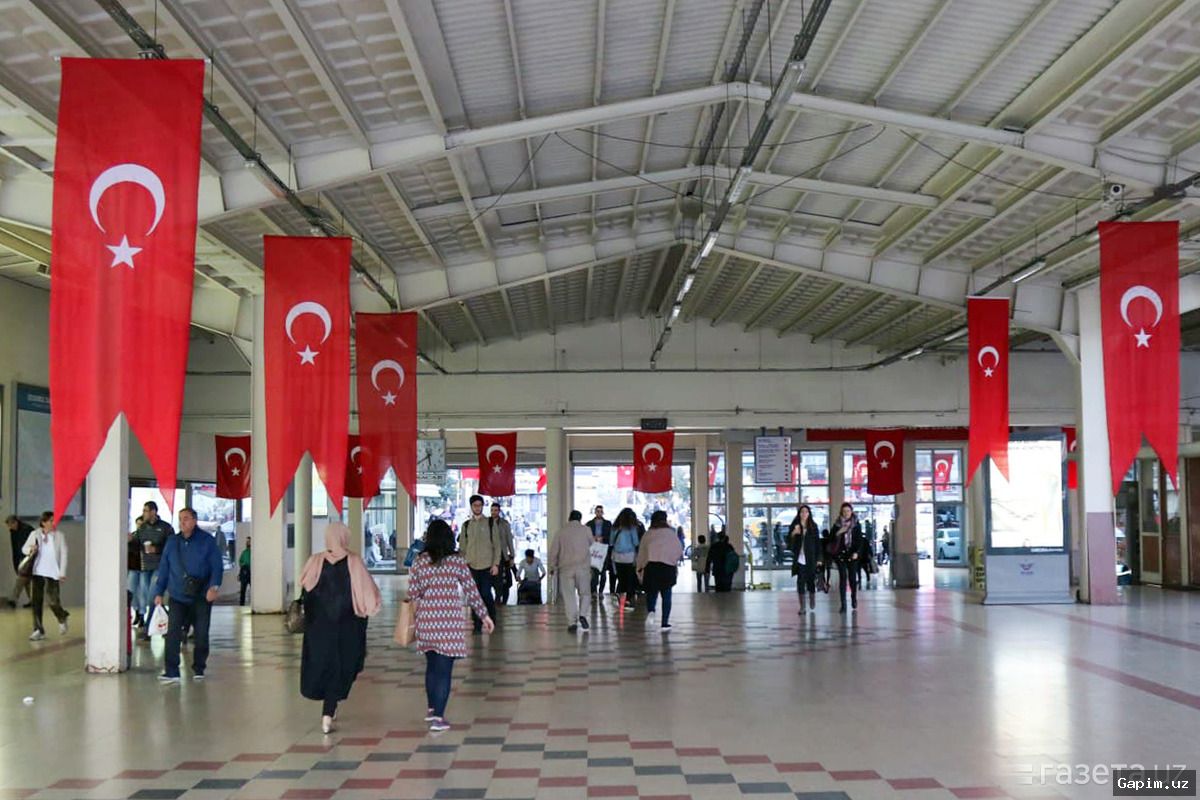 🛬😔 Uzbek Pilgrims Stranded at Istanbul Airport Due to Travel Agency Failures